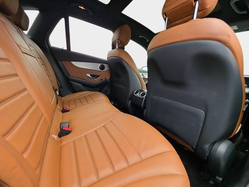 Used 2022 Mercedes-Benz GLC 300 image 11