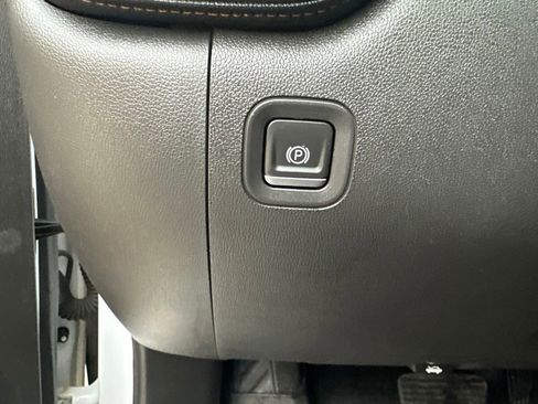 Used 2019 GMC Sierra 1500 AT4 w/ AT4 Premium Package AWD/4WD image 13