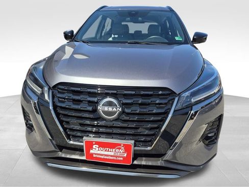 Used 2022 Nissan Kicks SR w/ Premium Package image 6