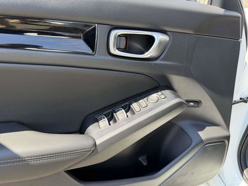 Used 2022 Honda Civic Touring image 25