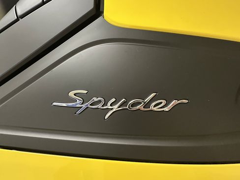 Used 2021 Porsche 718 Boxster Spyder RWD image 2