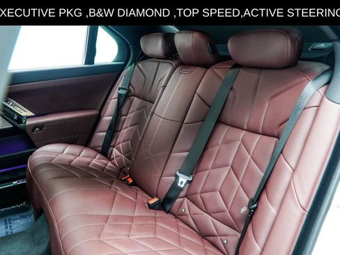 Used 2025 BMW 750e xDrive w/ Executive Package AWD/4WD image 57