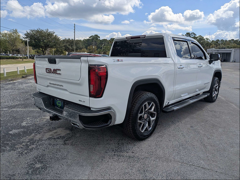 Used 2023 GMC Sierra 1500 SLT w/ SLT Premium Package AWD/4WD image 4