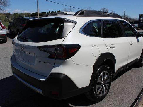 Used 2025 Subaru Outback image 8