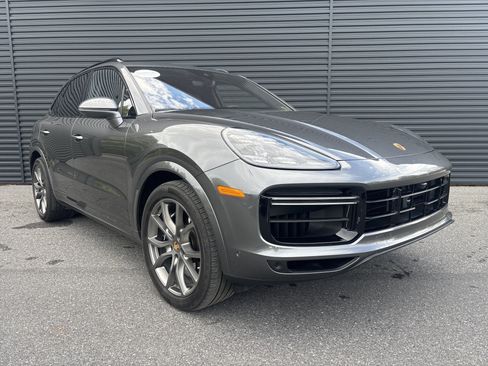 Certified 2022 Porsche Cayenne Turbo AWD/4WD image 8