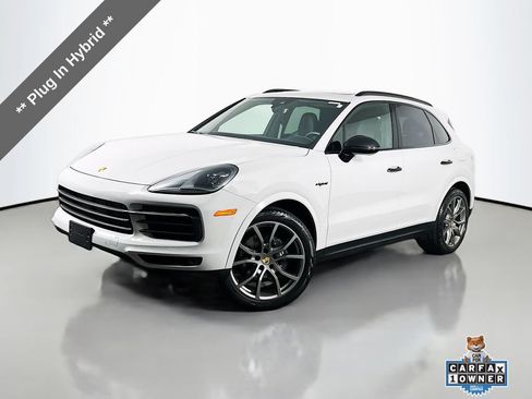 Used 2023 Porsche Cayenne AWD/4WD image 1