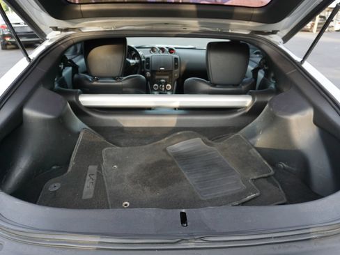 Used 2014 Nissan 370Z Touring RWD image 19