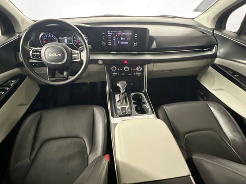 Used 2023 Kia Carnival LX FWD image 30