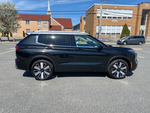 New 2025 Mitsubishi Outlander AWD image 4