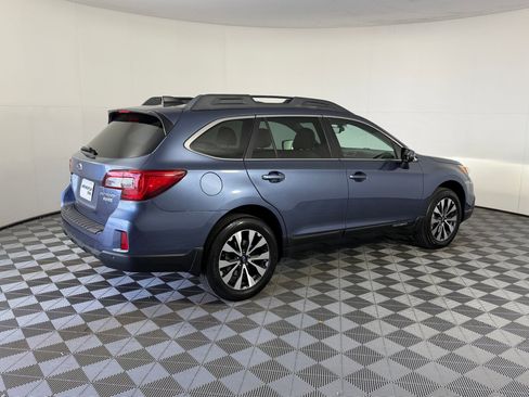 Used 2017 Subaru Outback 2.5i Limited image 9