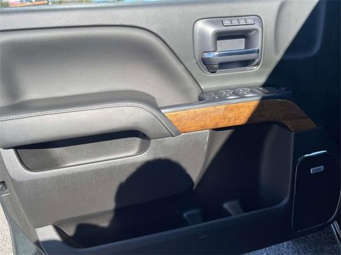 Used 2018 Chevrolet Silverado 2500 High Country image 16