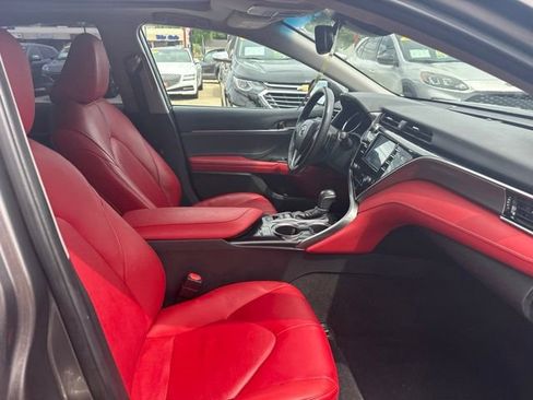 Used 2018 Toyota Camry XSE FWD image 21