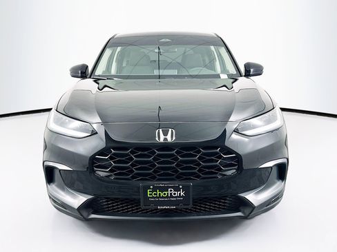 Used 2023 Honda HR-V LX image 2