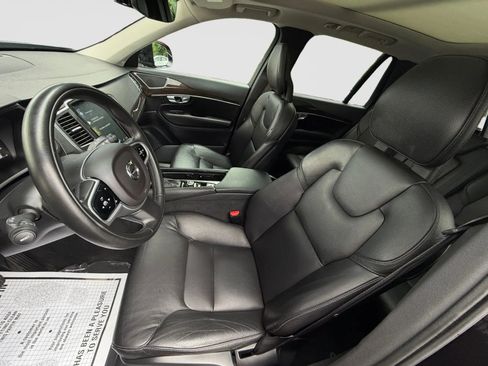 Used 2018 Volvo XC90 T5 Momentum w/ Convenience Package AWD/4WD image 13