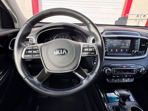 Used 2020 Kia Sorento EX image 13