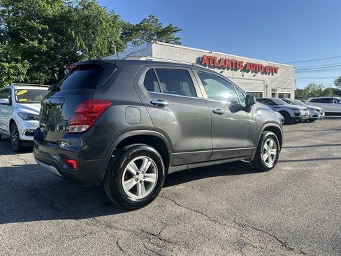 Used 2017 Chevrolet Trax LT w/ LT Convenience Package AWD/4WD image 4