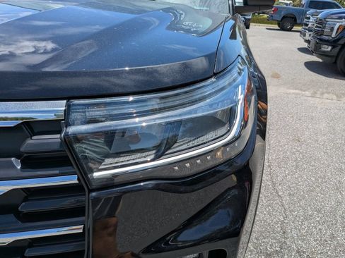 Used 2026 Ford Explorer Active w/ Active Comfort Package RWD image 11