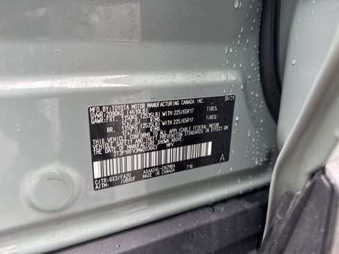 Used 2021 Toyota RAV4 LE AWD/4WD image 14