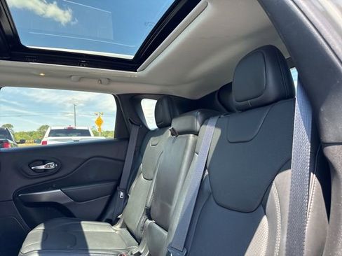 Used 2021 Jeep Cherokee Limited w/ Elite Package AWD/4WD image 26