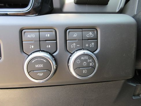 New 2026 GMC Sierra 2500 AT4 w/ AT4 Premium Plus Package AWD/4WD image 18