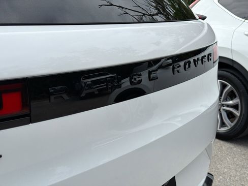 Used 2024 Land Rover Range Rover Sport Dynamic SE image 11