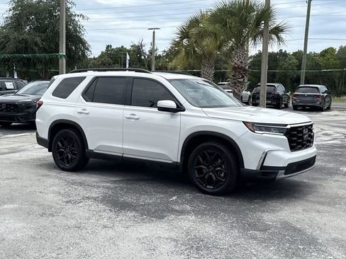 New 2025 Honda Pilot Touring image 5