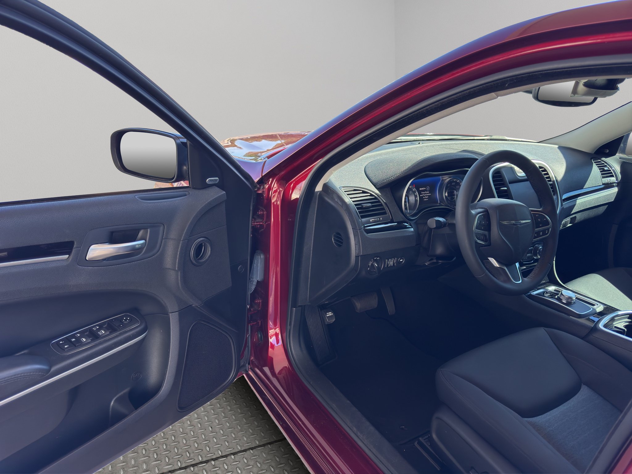 Used 2023 Chrysler 300 Touring w/ Safetytec Plus Group RWD image 5