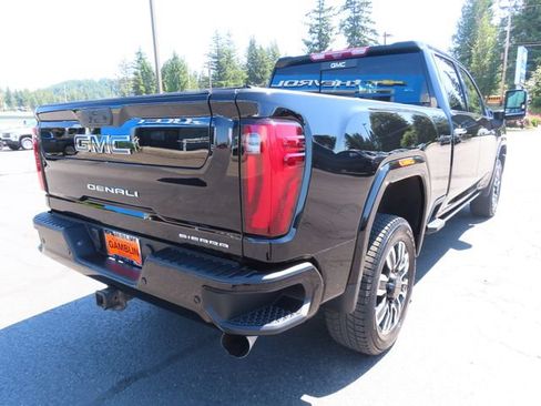 Used 2024 GMC Sierra 3500 Denali Ultimate AWD/4WD image 9