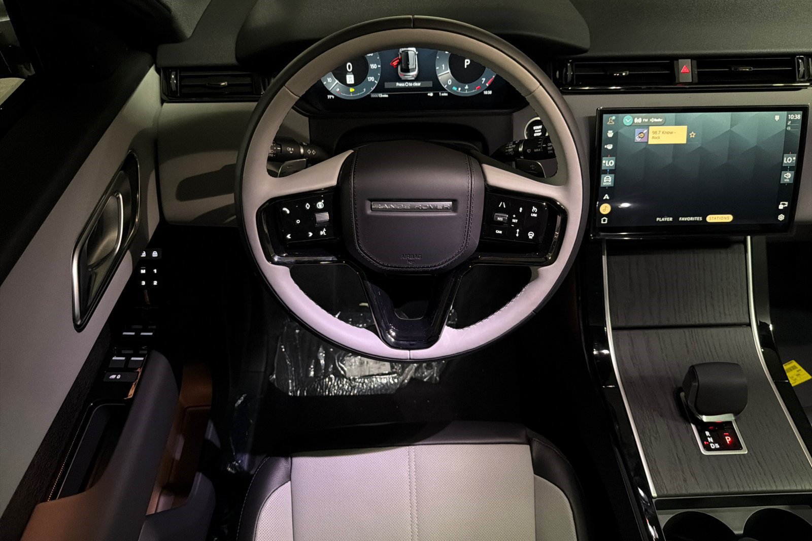 New 2026 Land Rover Range Rover Velar S AWD/4WD image 28