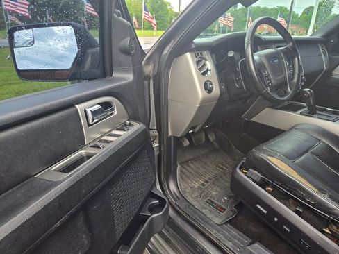 Used 2015 Ford Expedition EL XLT w/ Equipment Group 202A RWD image 6