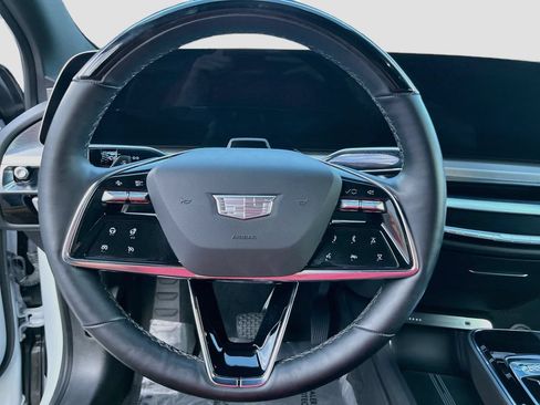 Used 2026 Cadillac Lyriq Sport AWD/4WD image 11