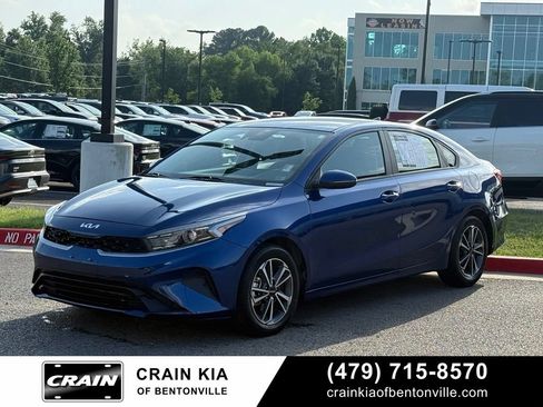 Used 2022 Kia Forte LXS w/ LXS Technology Package FWD image 3