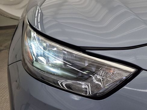 Certified 2020 Toyota Highlander XLE AWD/4WD image 32