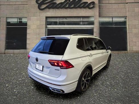 Used 2024 Volkswagen Tiguan SEL R-Line image 4