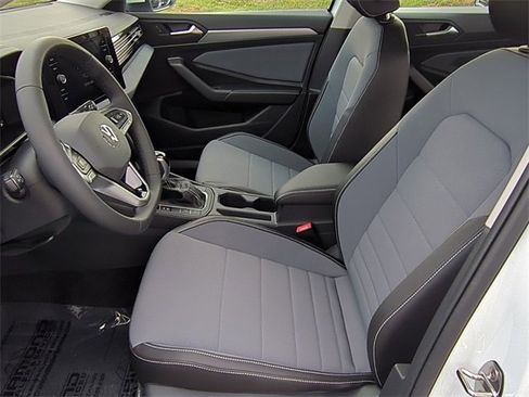 New 2026 Volkswagen Jetta SE image 15