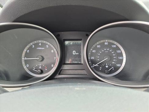 Used 2017 Hyundai Santa Fe Sport AWD/4WD image 11