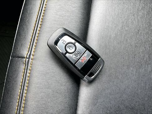 Used 2021 Ford Bronco Badlands image 14