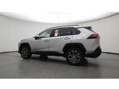 Used 2023 Toyota RAV4 XLE Premium AWD/4WD image 24