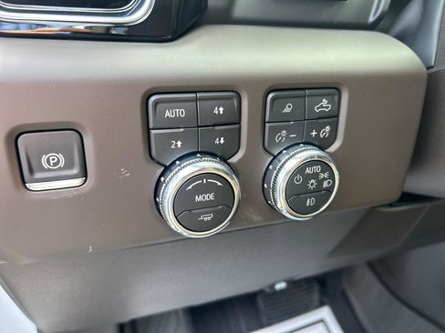 Used 2026 GMC Sierra 1500 Denali w/ Denali Reserve Package image 18