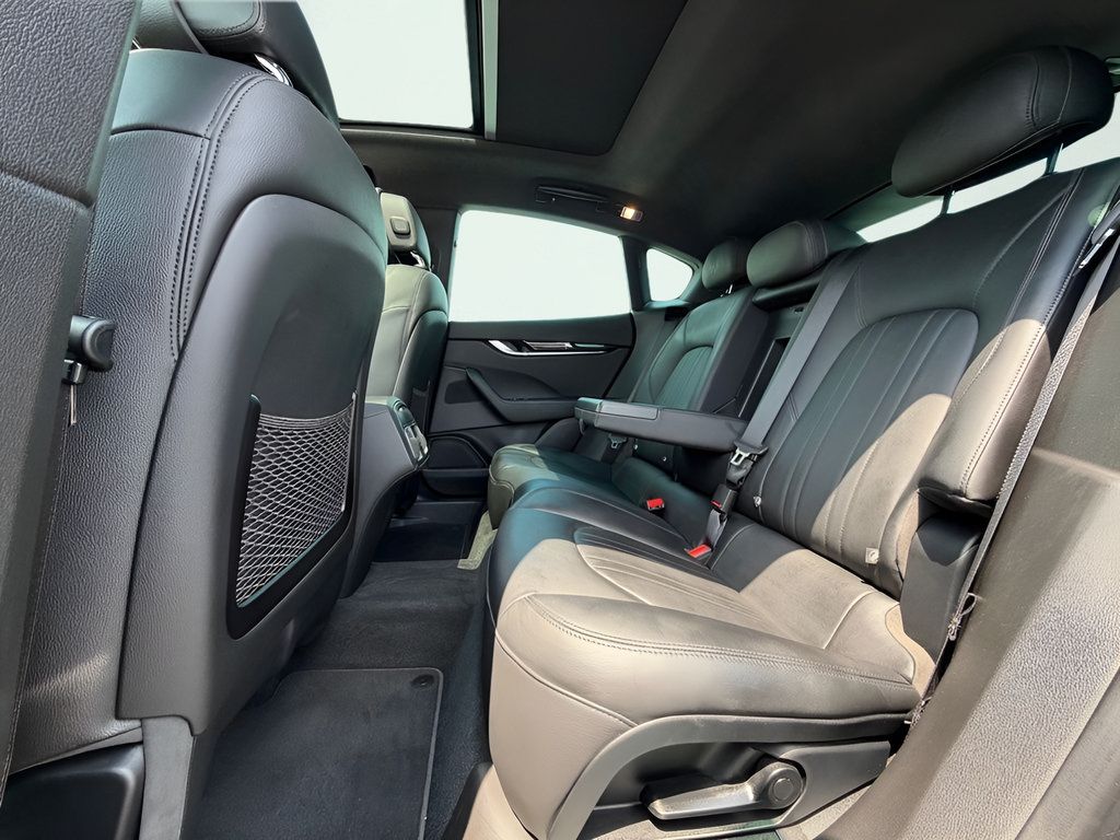 Used 2020 Maserati Levante AWD/4WD image 21