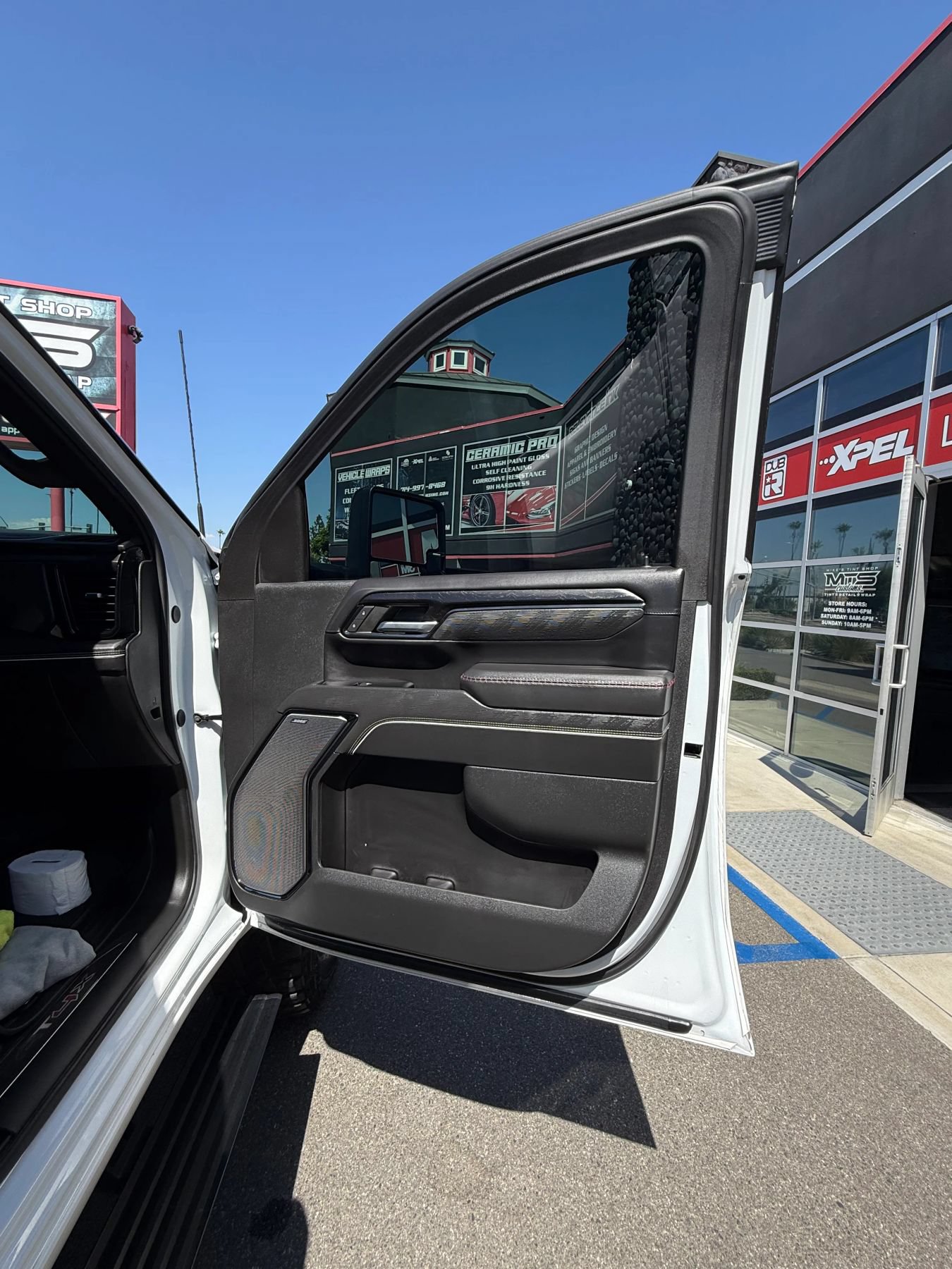 Used 2024 GMC Sierra 2500 AT4X AWD/4WD image 23