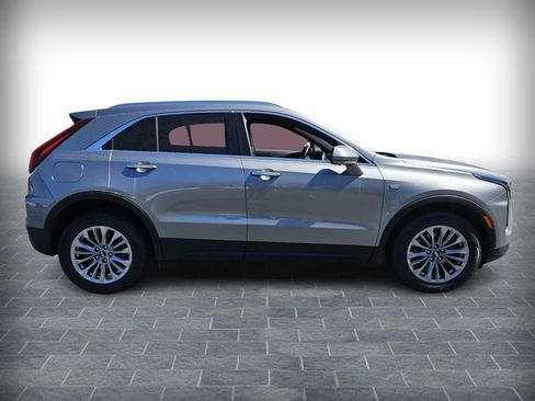 Used 2025 Cadillac XT4 Premium Luxury FWD image 4
