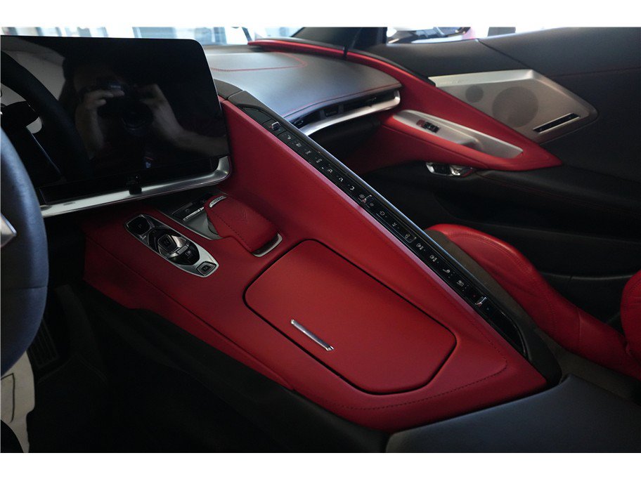 Used 2022 Chevrolet Corvette Stingray Preferred Cpe w/ Z51 Performance Package RWD image 18