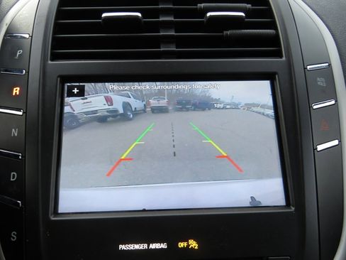 Used 2017 Lincoln MKC Reserve w/ Lincoln MKC Climate Package image 25