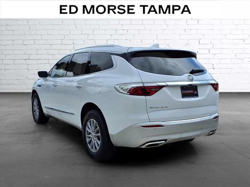 Used 2024 Buick Enclave Essence FWD image 3