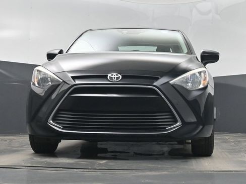 Used 2017 Toyota Yaris iA image 31