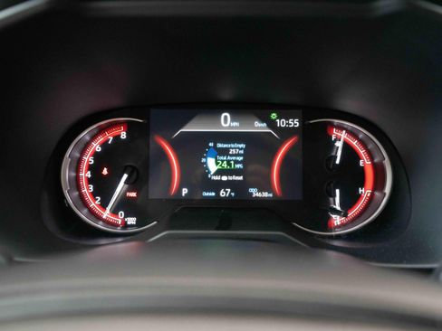 Used 2025 Toyota RAV4 XLE AWD/4WD image 16