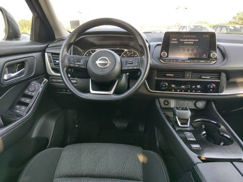Certified 2024 Nissan Rogue SV FWD image 10
