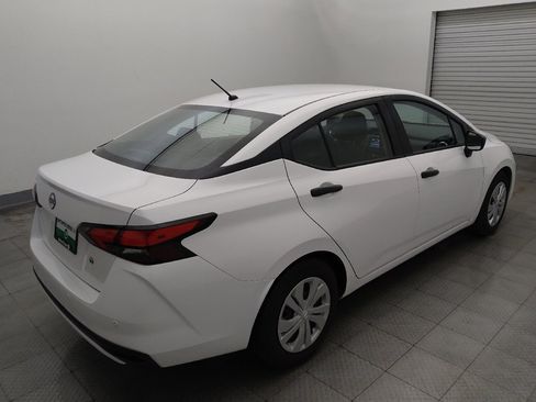Used 2023 Nissan Versa S FWD image 9