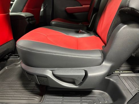 Used 2025 Toyota Highlander XSE image 49